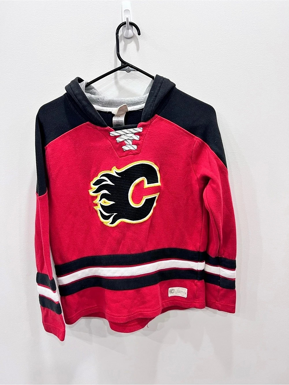 NHL Calgary Flames Youth Lace-Up Hockey Hoodie Red & Black Boys Medium